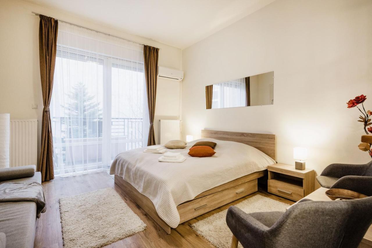 Ferienwohnung Downtown Charm With Balcony And Garden View Budapest Exterior foto